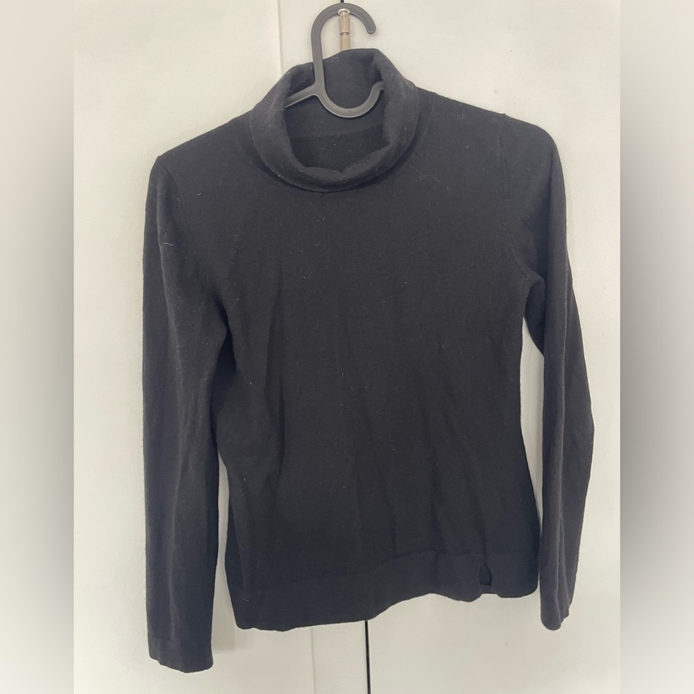 Vintage black 100% Cashmere turtleneck